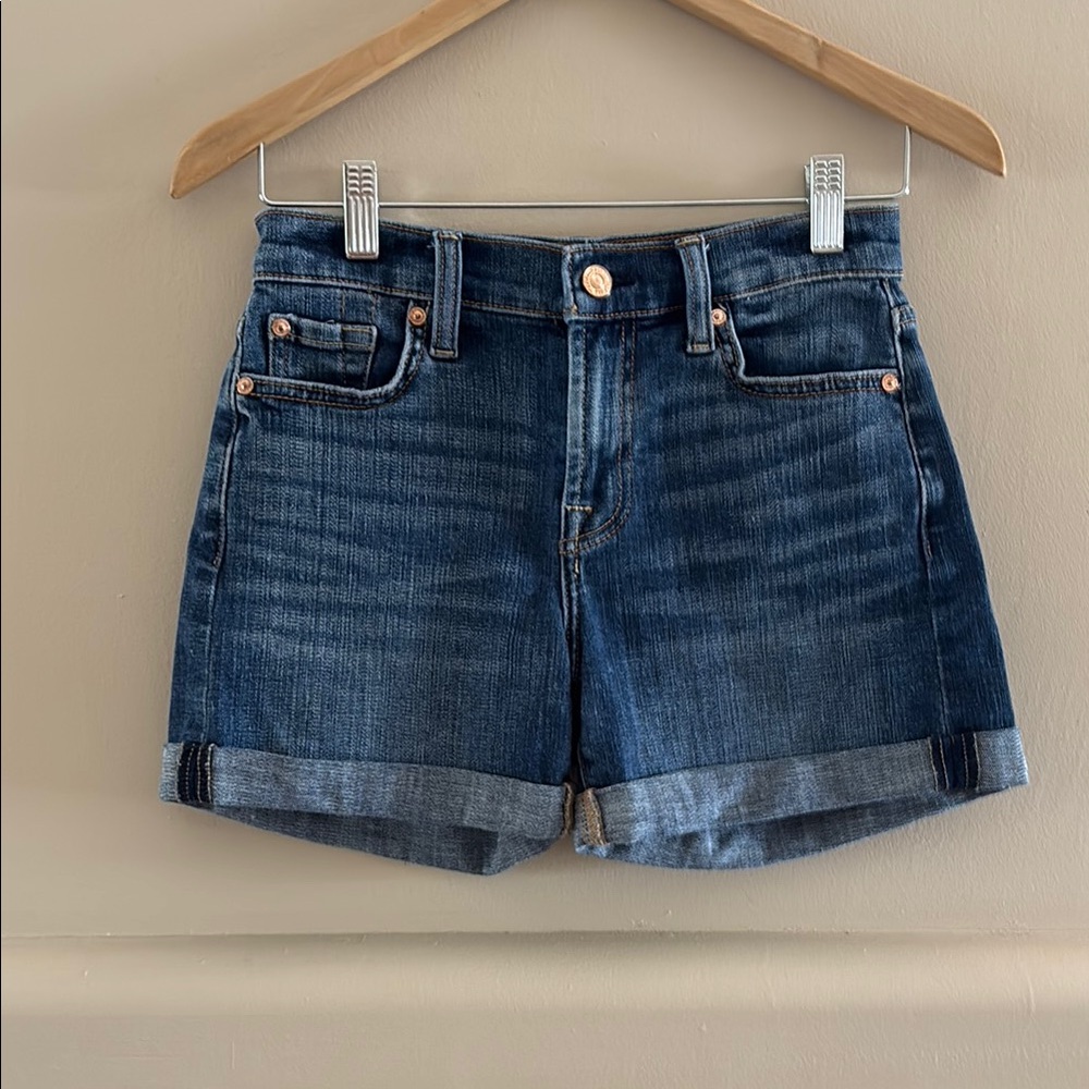 7 For All Mankind Mud Roll Jean Shorts. Size 24. Medium Wash. Excellent Conditio